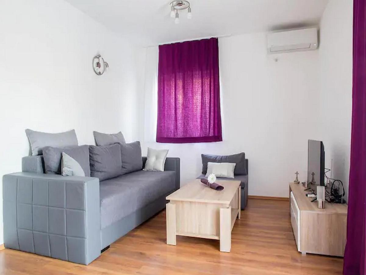 Holiday Home J&D No 2 Подстрана Екстериор снимка